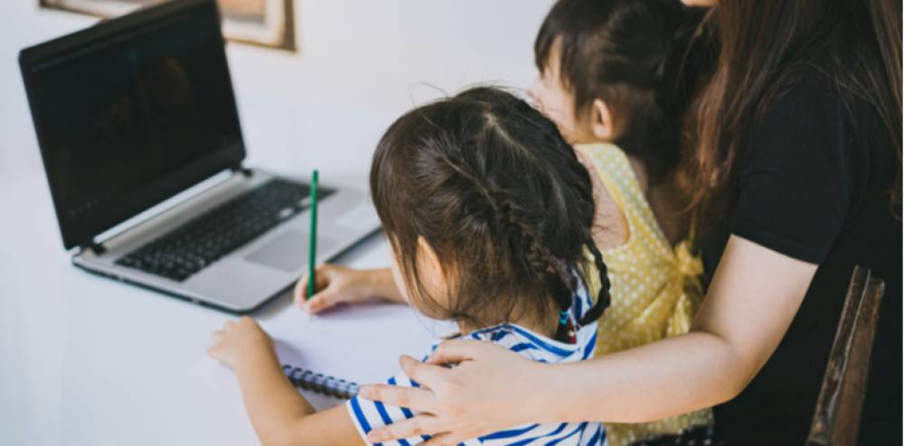 4 Tips to Help Parents and Kids Manage the Pressure of Online Classes